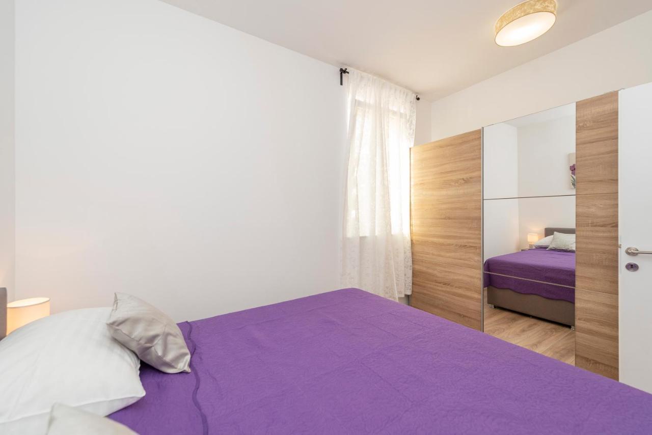 Villa Eni Apartments 2 マンドレ エクステリア 写真