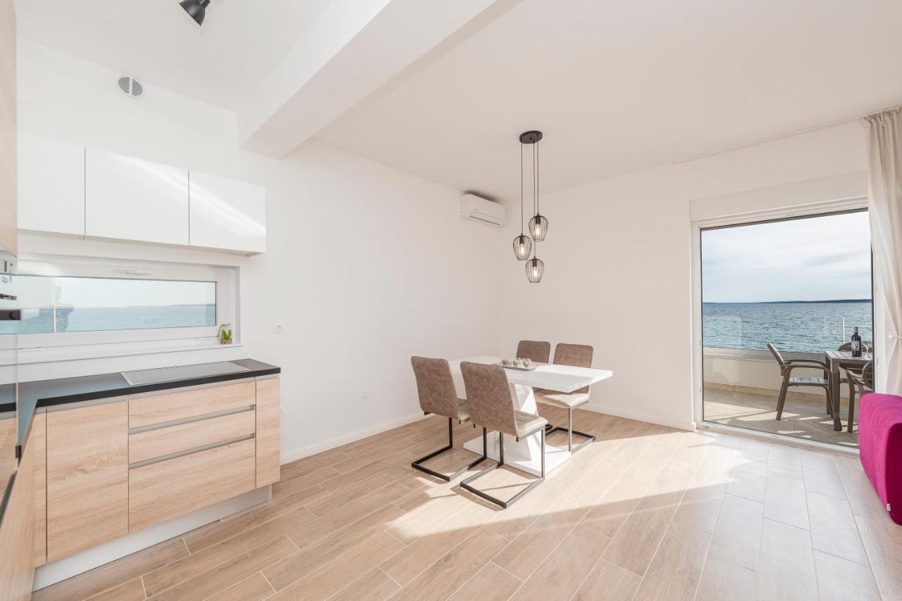 Villa Eni Apartments 2 マンドレ エクステリア 写真