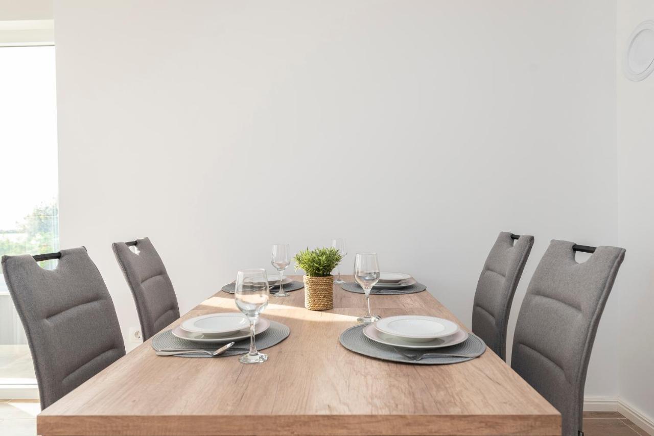 Villa Eni Apartments 2 マンドレ エクステリア 写真