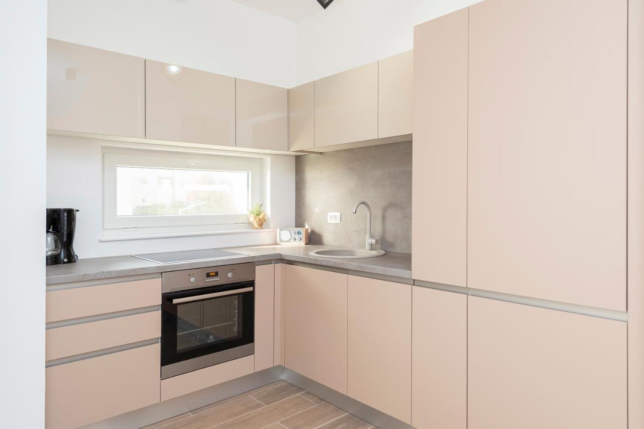 Villa Eni Apartments 2 マンドレ エクステリア 写真
