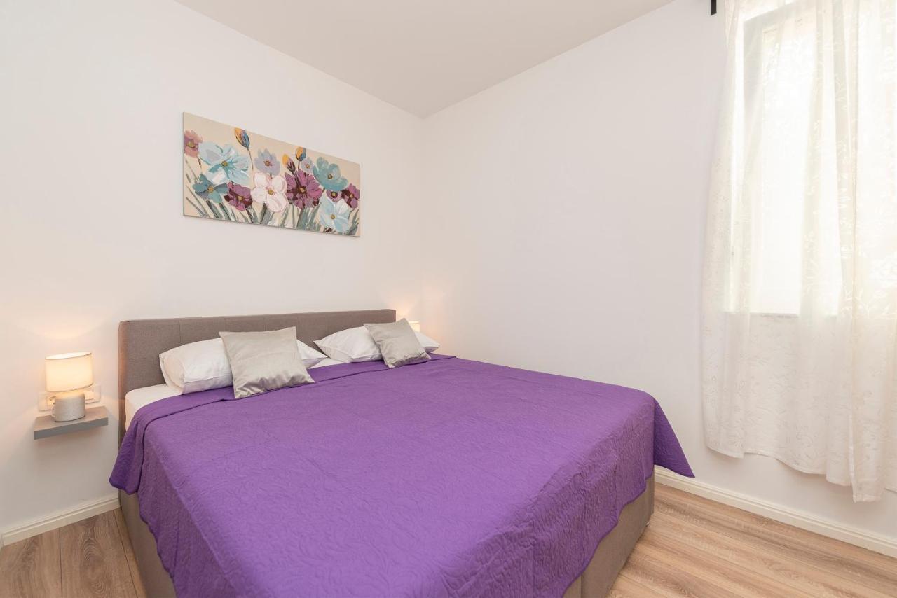 Villa Eni Apartments 2 マンドレ エクステリア 写真
