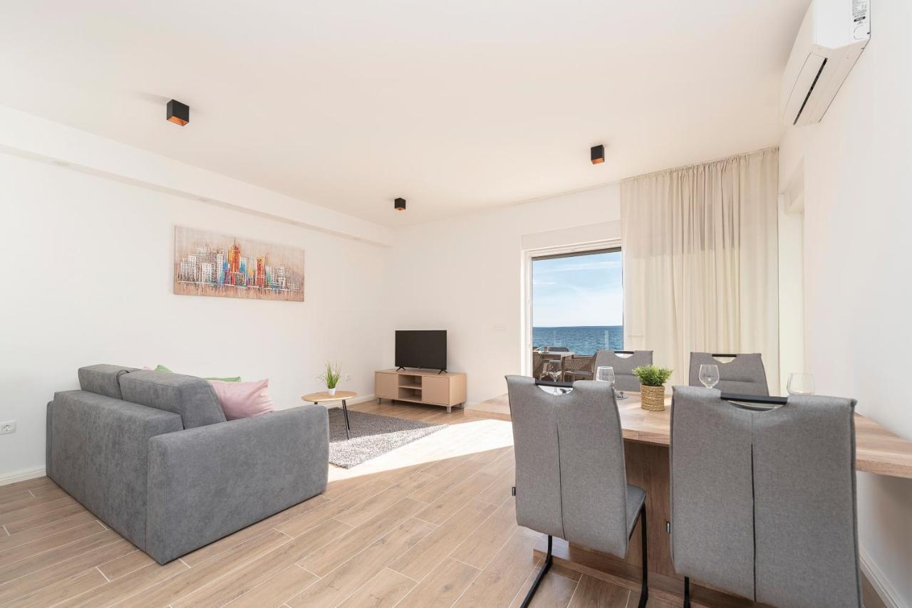 Villa Eni Apartments 2 マンドレ エクステリア 写真