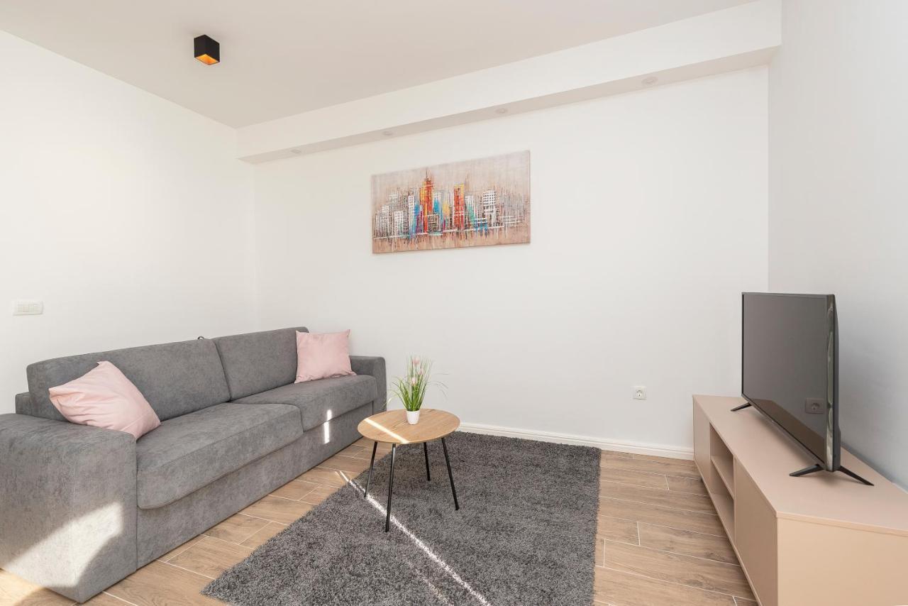 Villa Eni Apartments 2 マンドレ エクステリア 写真